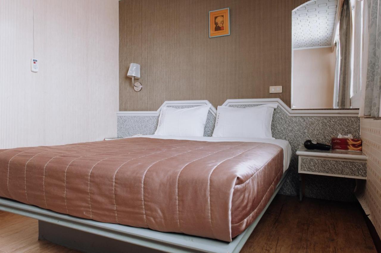 Tong Hsin Hotel Pingtung Exterior photo