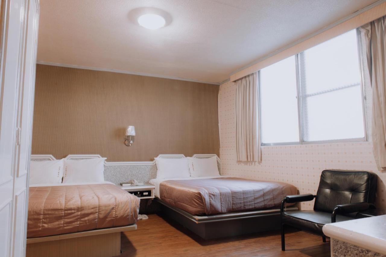 Tong Hsin Hotel Pingtung Exterior photo
