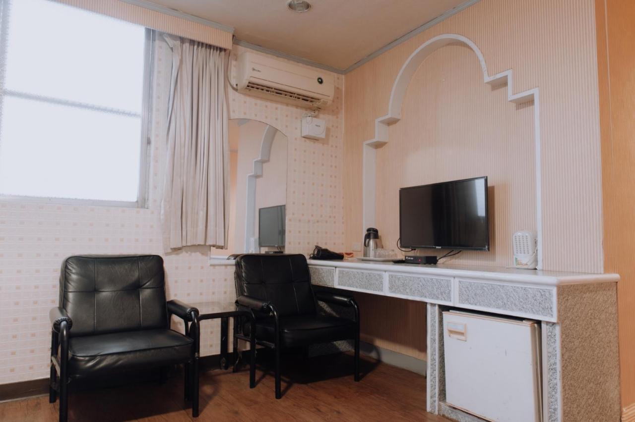 Tong Hsin Hotel Pingtung Exterior photo